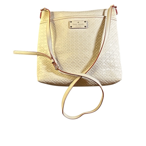 kate spade Handbags - Kate Spade Ivory Embossed Shoulder Bag